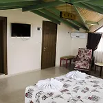 Yaprak Hotell 2*