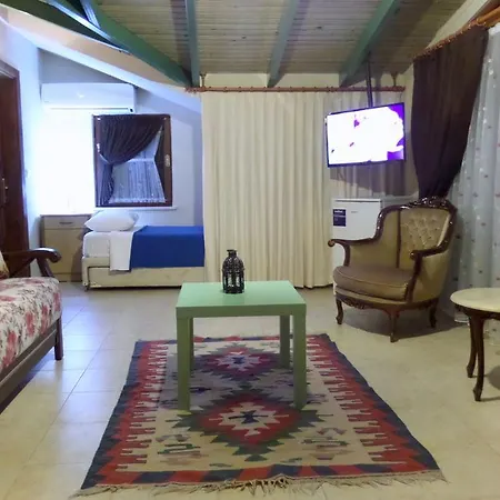 Yaprak فندق داليان